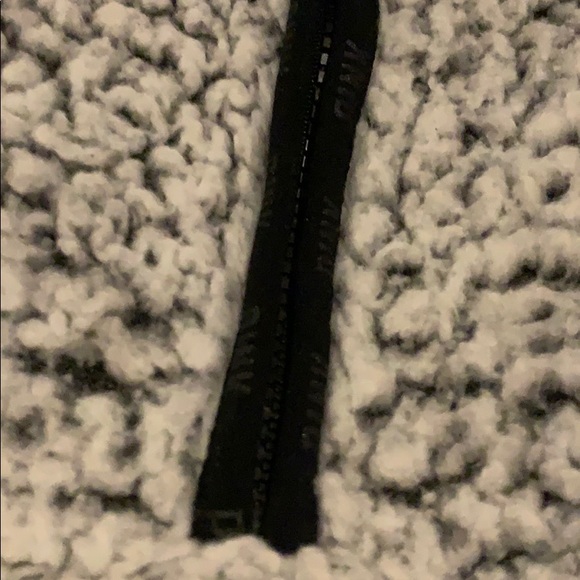 VS Pink 1/2 zip sweater fuzzy grey/white - Picture 3 of 3